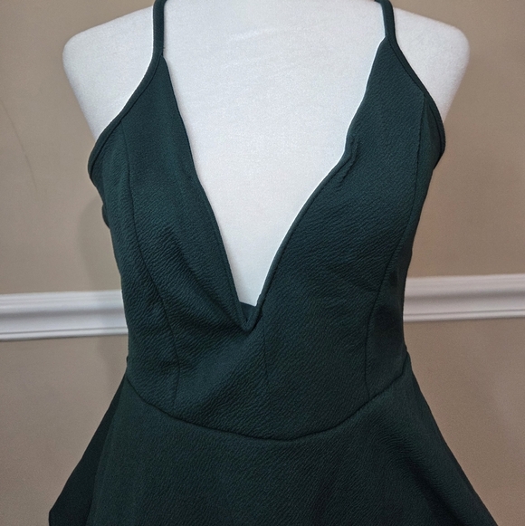 Charlotte Russe Dark Green Camisole Top - Picture 2 of 7
